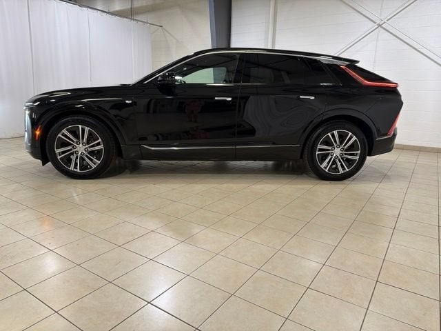 2024 Cadillac LYRIQ Luxury 1