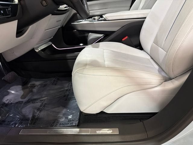 2024 Cadillac LYRIQ Luxury 1