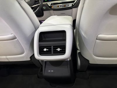 2024 Cadillac LYRIQ Luxury 1