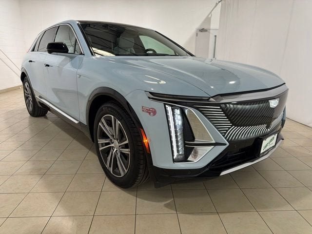 2024 Cadillac LYRIQ Luxury 1