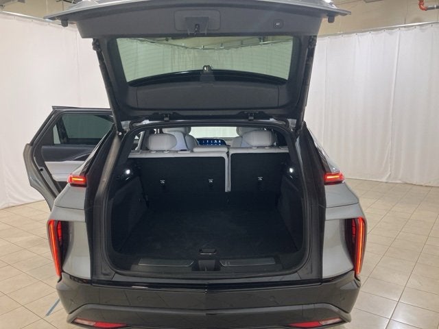 2024 Cadillac LYRIQ Sport 2