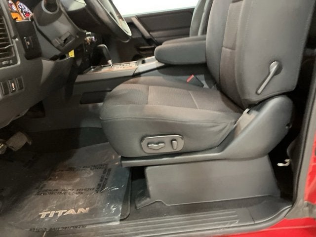 2011 Nissan Titan SV