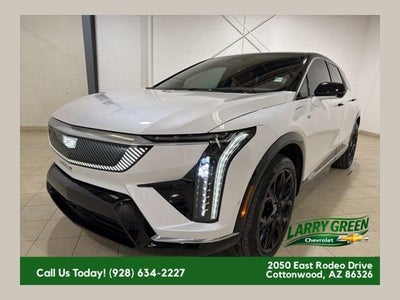 2025 Cadillac OPTIQ Luxury 2