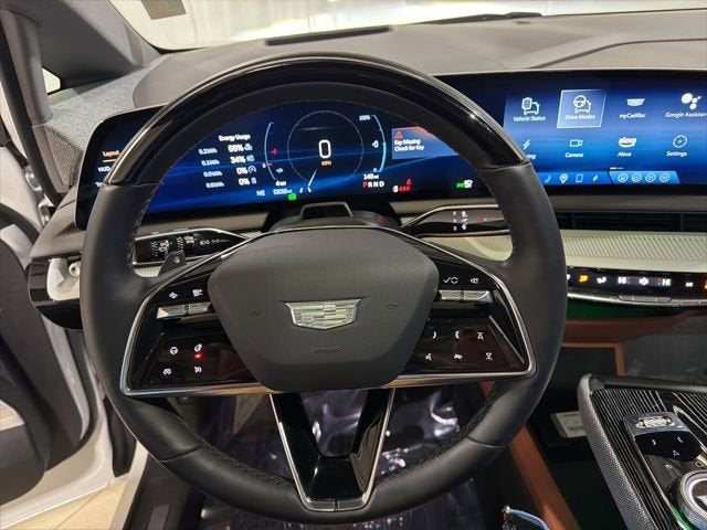 2025 Cadillac OPTIQ Luxury 2