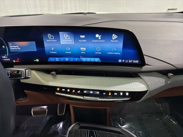 2025 Cadillac OPTIQ Luxury 2
