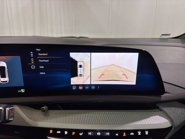 2025 Cadillac OPTIQ Luxury 2