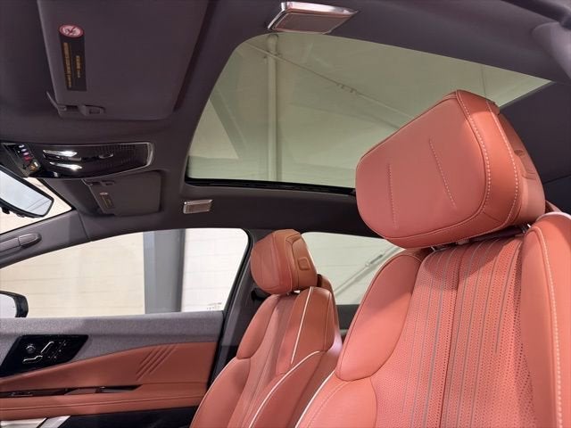 2025 Cadillac OPTIQ Luxury 2