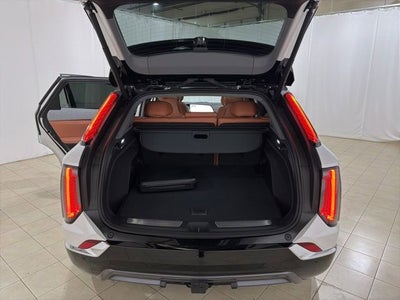 2025 Cadillac OPTIQ Luxury 2