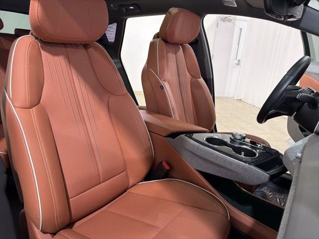 2025 Cadillac OPTIQ Luxury 2