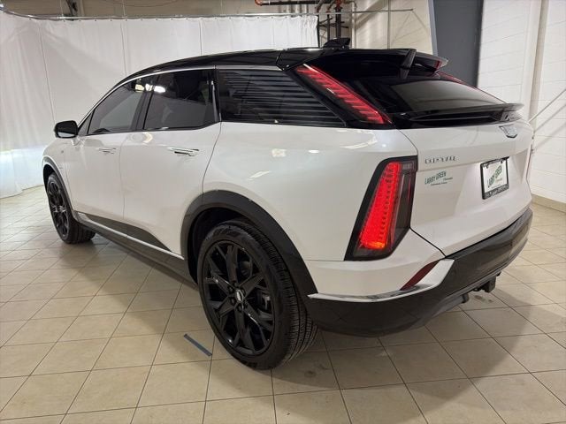 2025 Cadillac OPTIQ Luxury 2