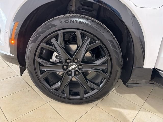 2025 Cadillac OPTIQ Luxury 2