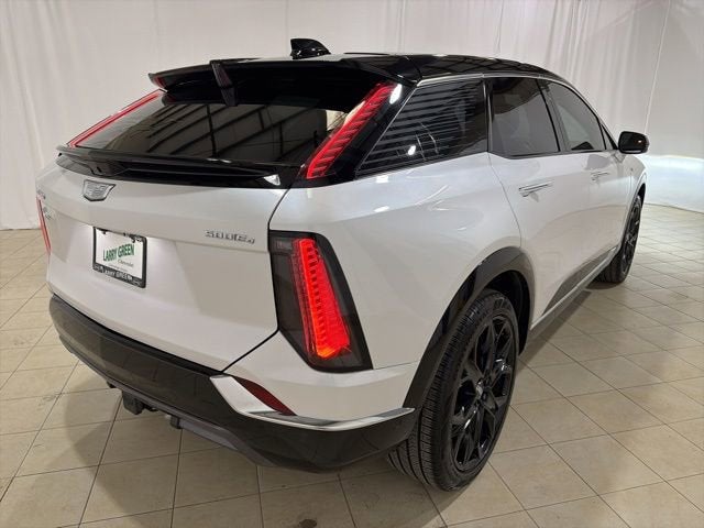 2025 Cadillac OPTIQ Luxury 2