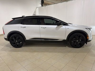 2025 Cadillac OPTIQ Luxury 2
