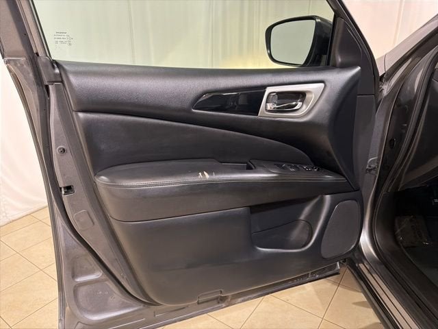 2019 Nissan Pathfinder S