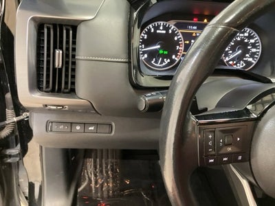 2022 Nissan Pathfinder SL