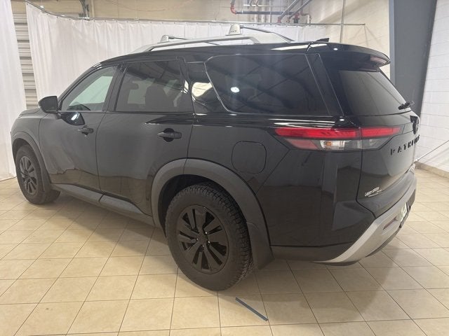 2022 Nissan Pathfinder SL