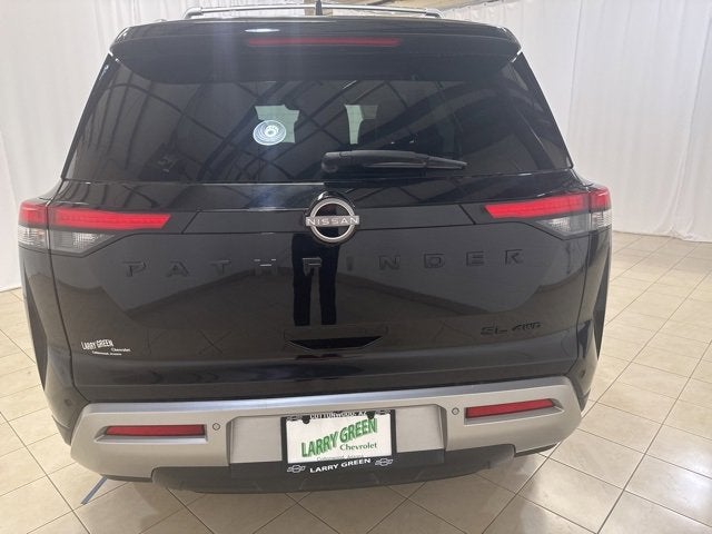 2022 Nissan Pathfinder SL