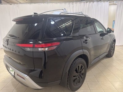 2022 Nissan Pathfinder SL