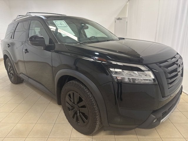 2022 Nissan Pathfinder SL