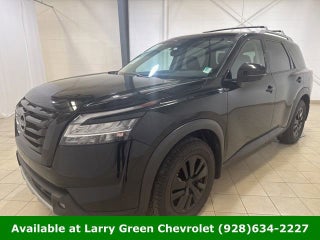 2022 Nissan Pathfinder SL