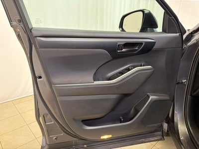 2025 Toyota Highlander LE