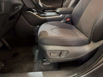 2025 Toyota Highlander LE