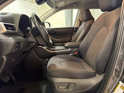 2025 Toyota Highlander LE