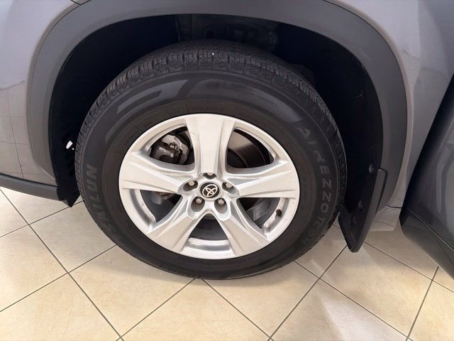 2025 Toyota Highlander LE