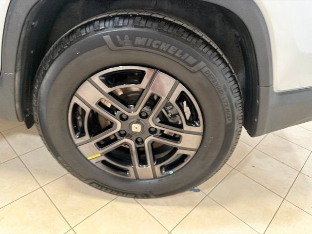 2023 RIVIAN R1T Adventure