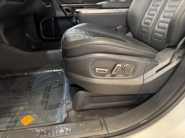 2023 RIVIAN R1S Adventure