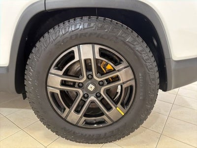 2023 RIVIAN R1S Adventure