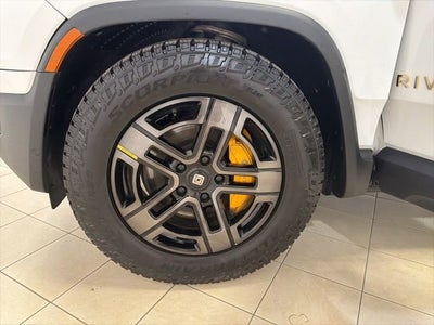 2023 RIVIAN R1S Adventure