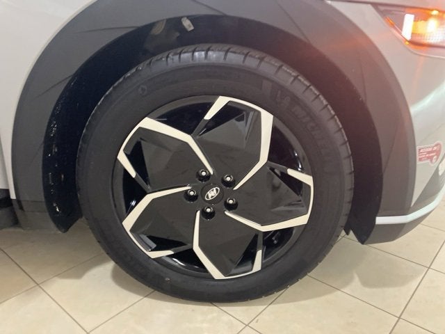 2024 Hyundai IONIQ 5 SE Standard Range