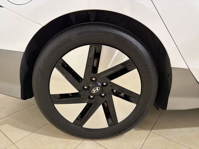 2025 Hyundai IONIQ 6 SE