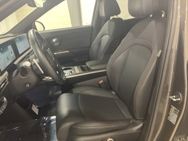 2024 Genesis GV60 Standard