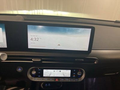 2024 Genesis GV60 Standard