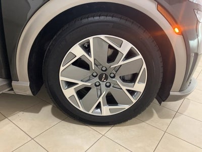 2024 Genesis GV60 Standard