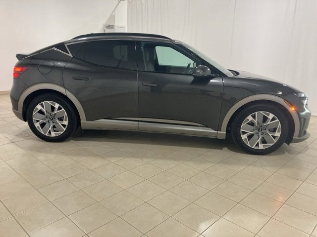 2024 Genesis GV60 Standard
