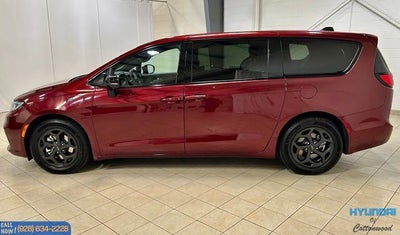 2023 Chrysler Pacifica Hybrid Limited