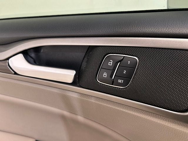 2017 Ford Fusion Hybrid SE