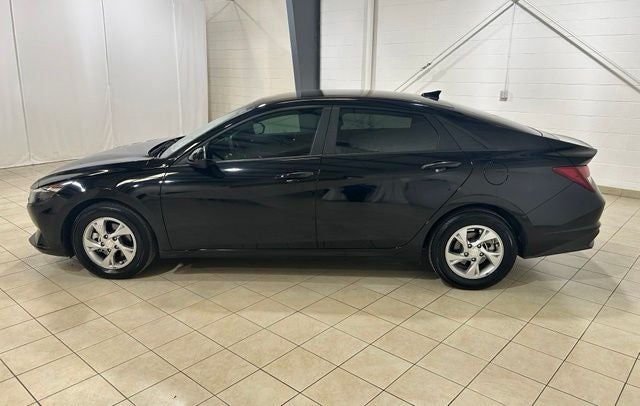 2023 Hyundai Elantra SE