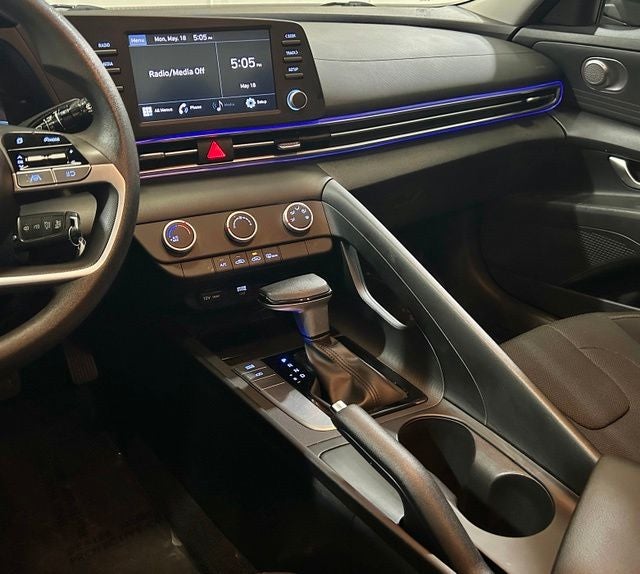 2023 Hyundai Elantra SE