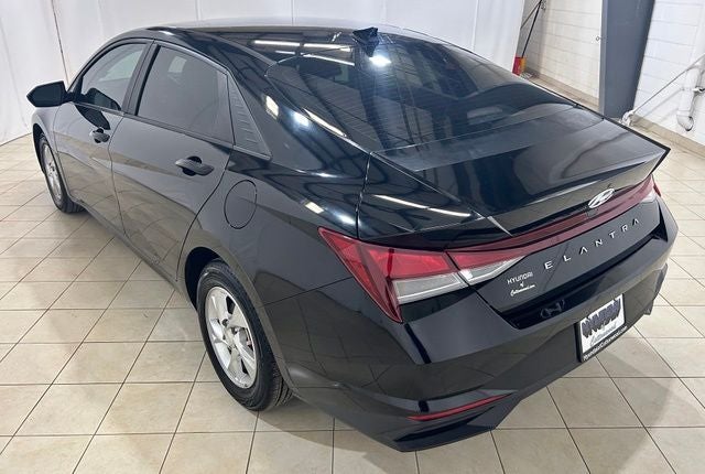 2023 Hyundai Elantra SE
