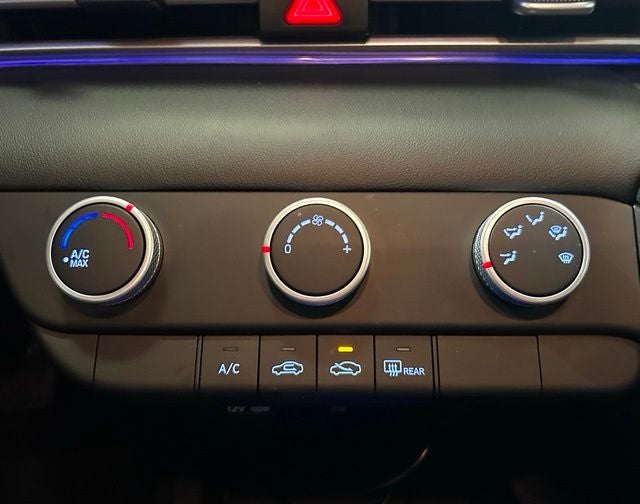 2023 Hyundai Elantra SE