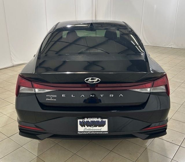 2023 Hyundai Elantra SE