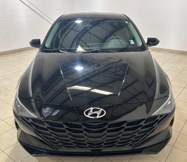 2023 Hyundai Elantra SE